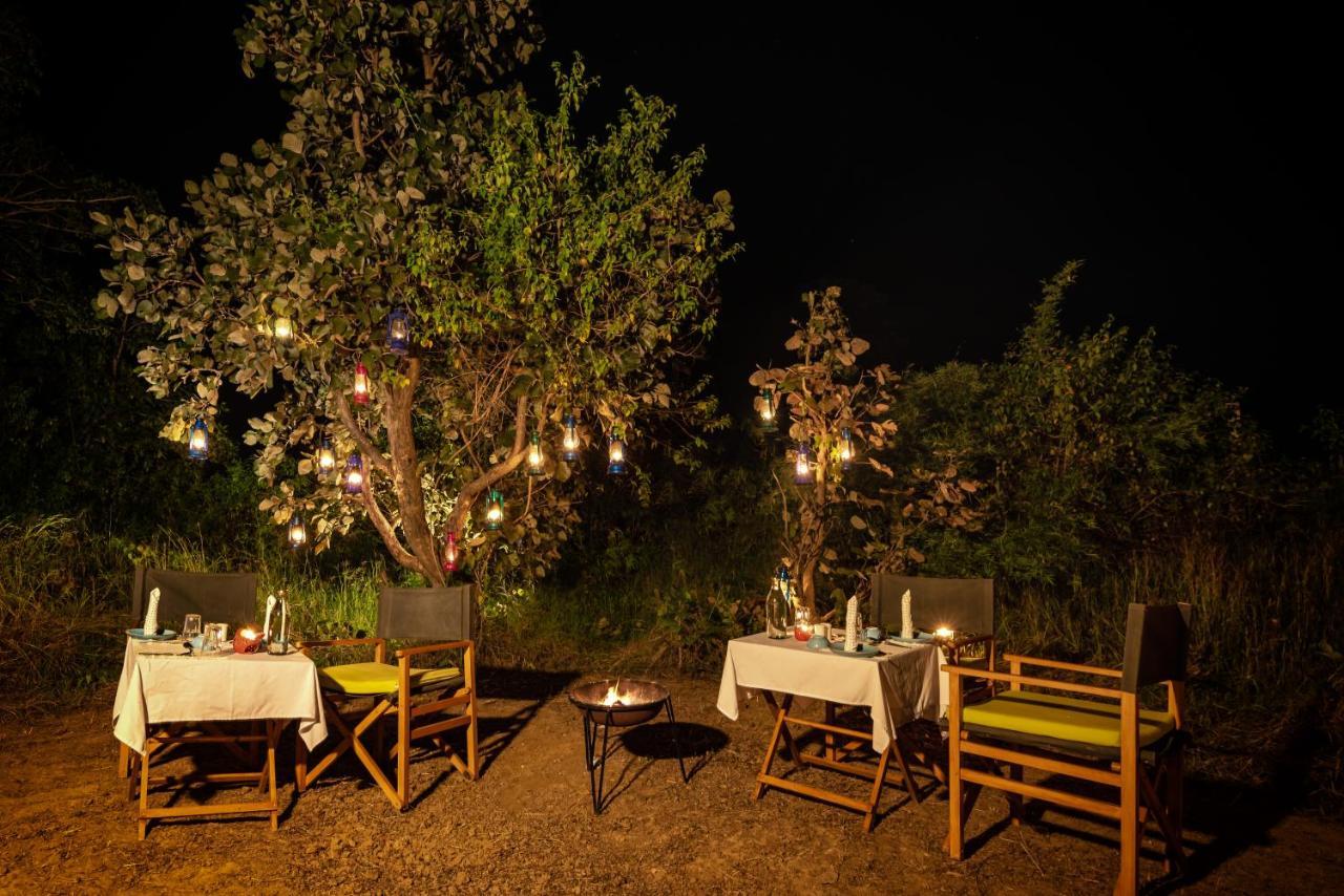 Kanha Jungle Camp Exteriör bild