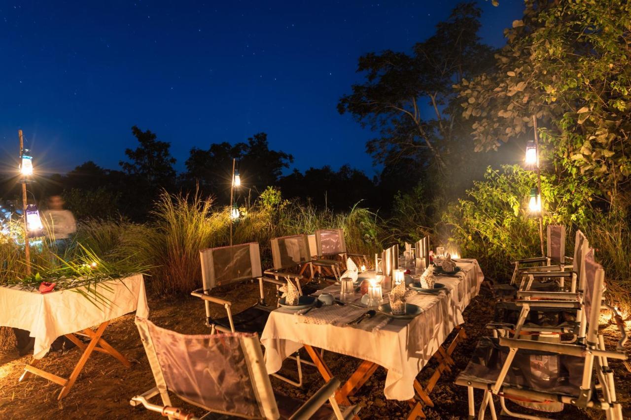 Kanha Jungle Camp Exteriör bild