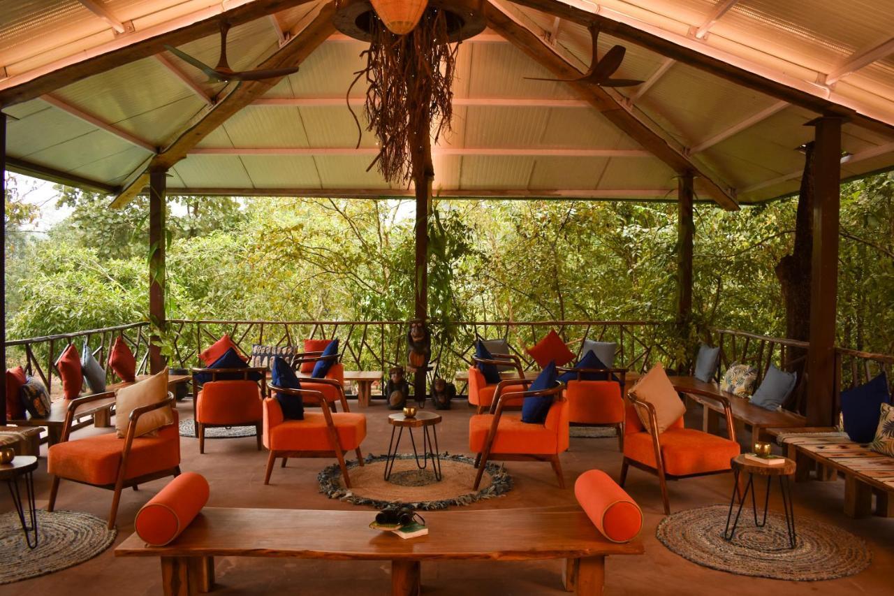 Kanha Jungle Camp Exteriör bild