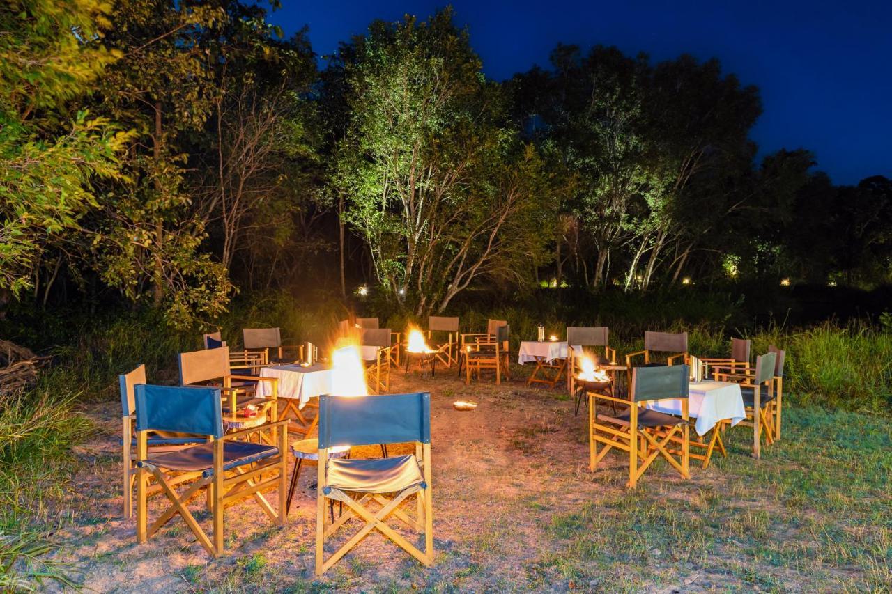 Kanha Jungle Camp Exteriör bild