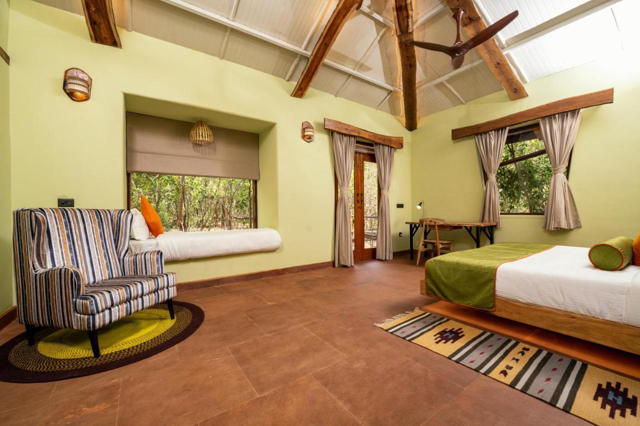 Kanha Jungle Camp Exteriör bild